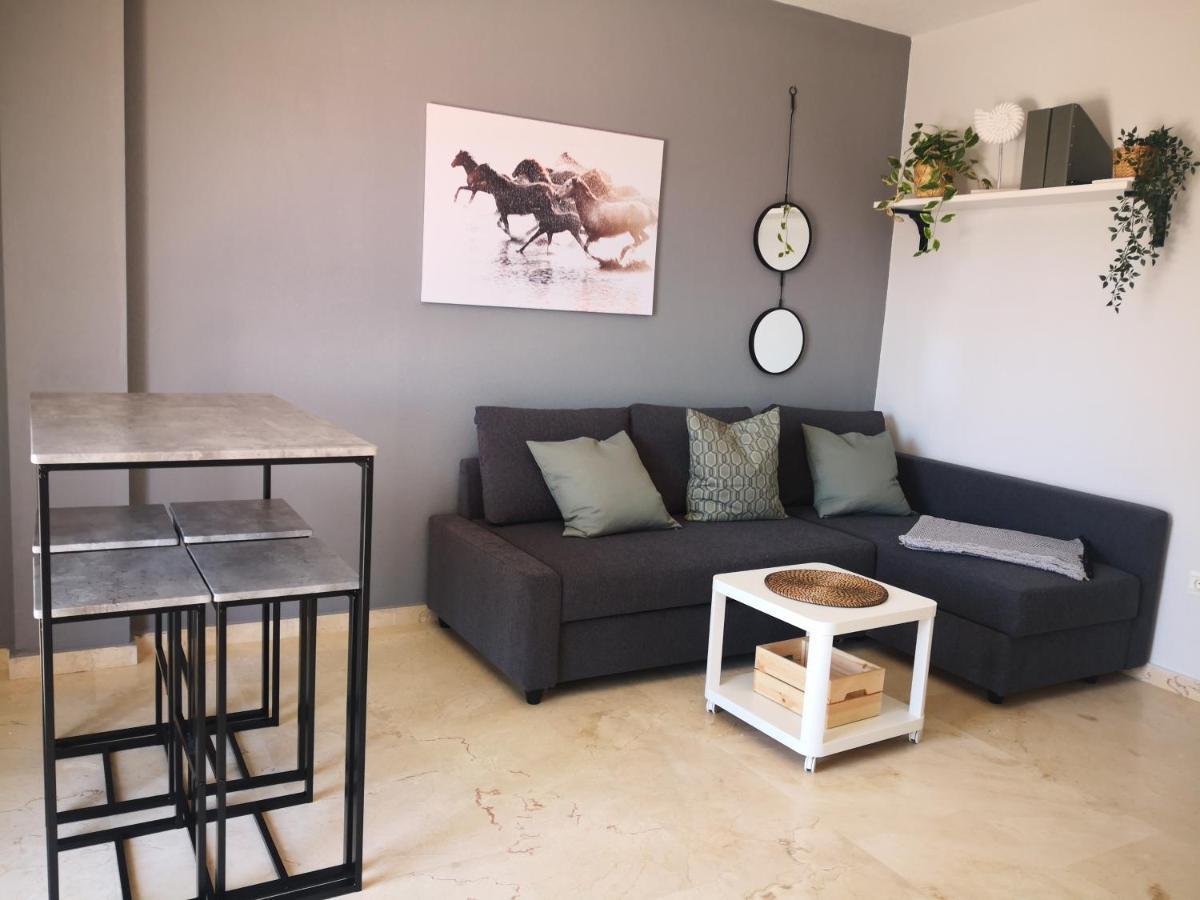 Marina De Casares Suites San Luis de Sabinillas Esterno foto